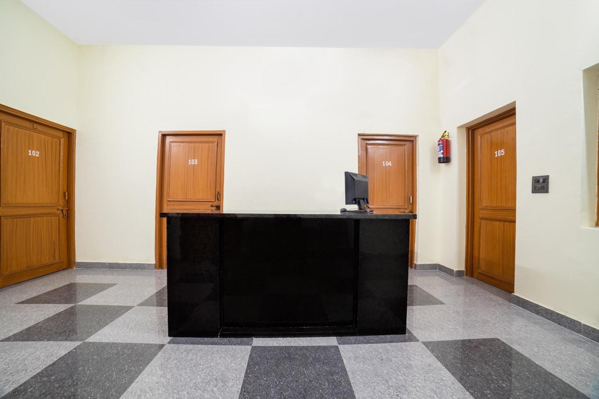 Hotel O Home Gautam Homestay Dehradun Buitenkant foto
